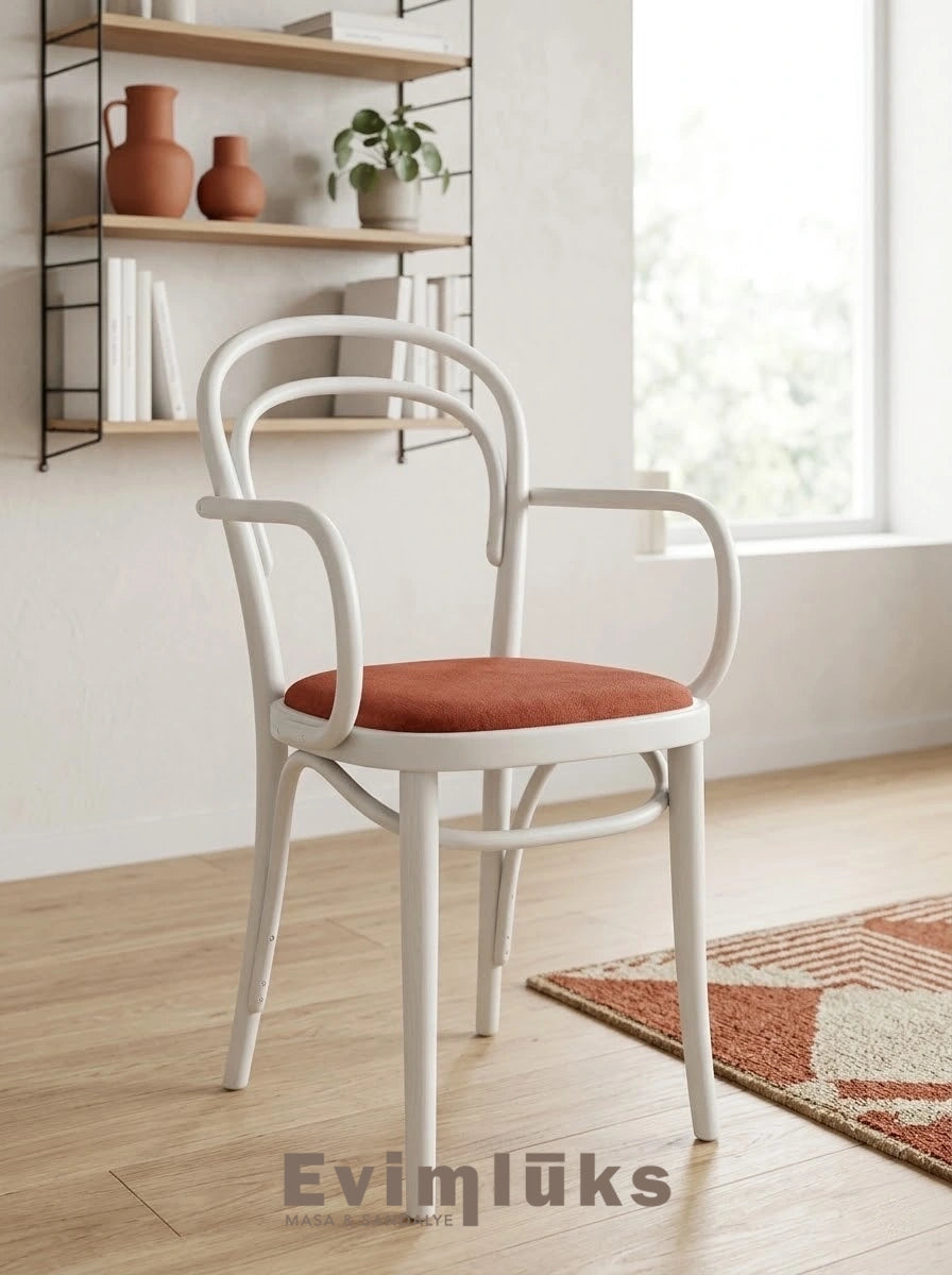 Thonet Model 14 Döşemeli Kollu Ahşap Sandalye