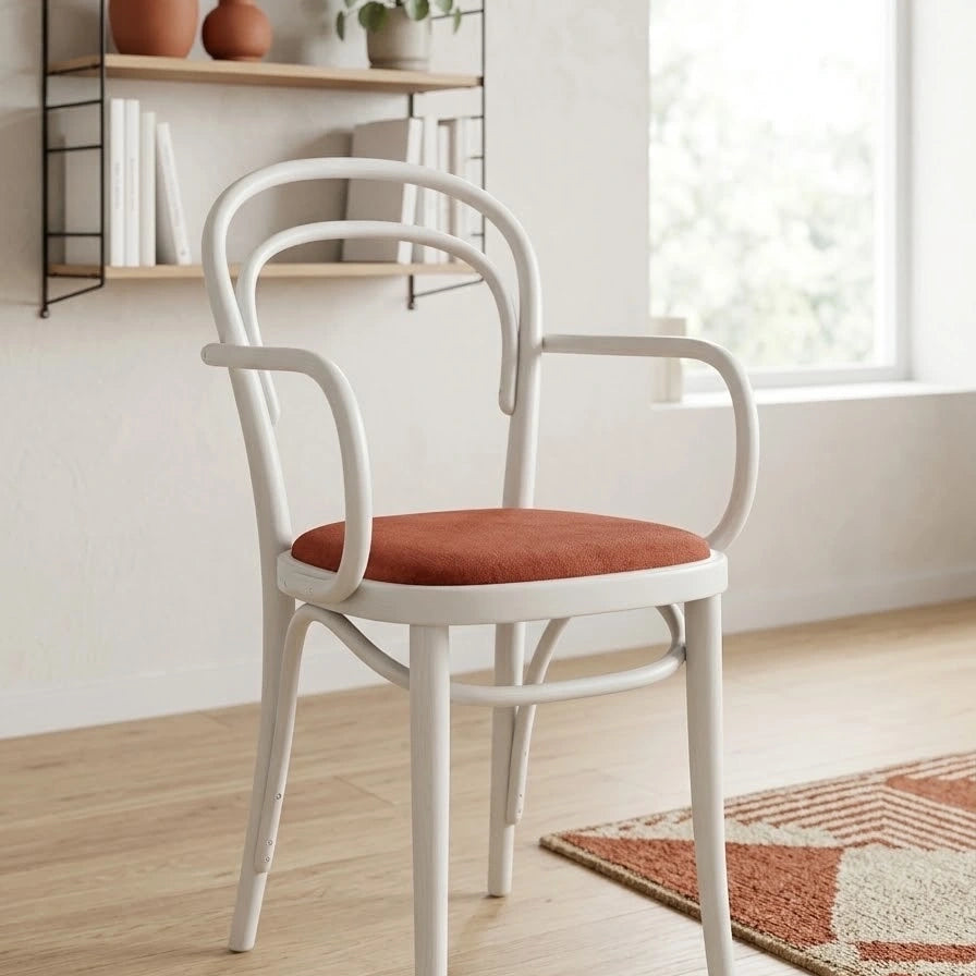 Thonet Model 14 Döşemeli Kollu Ahşap Sandalye