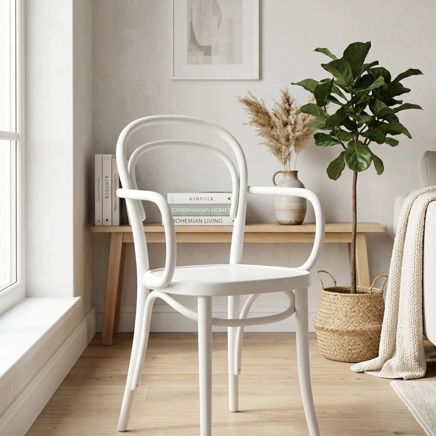 Thonet Model 14 Kollu Ahşap Sandalye