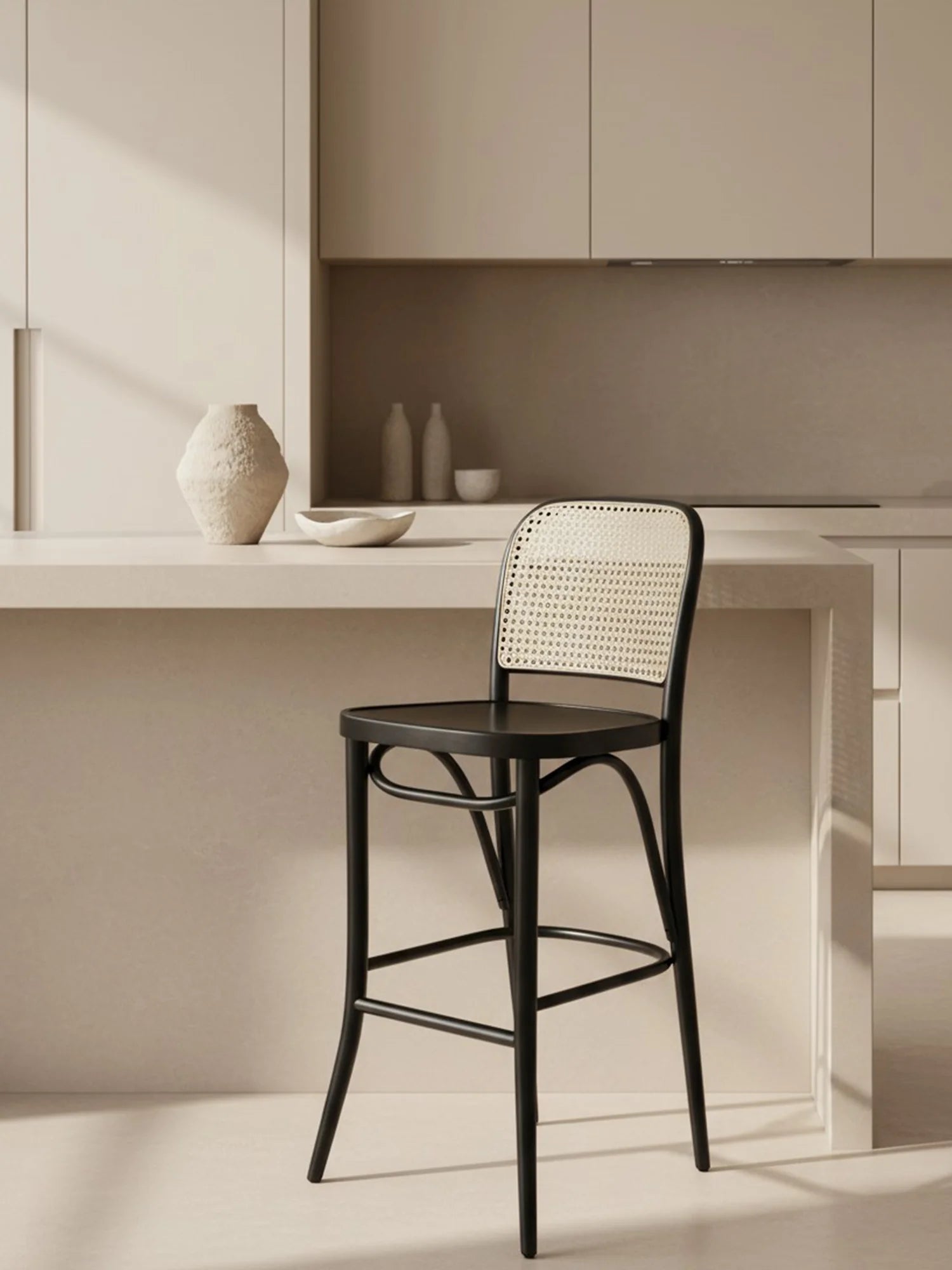 Thonet Model 811 Ahşap Oturumlu Bar Sandalyesi - Evimlüks