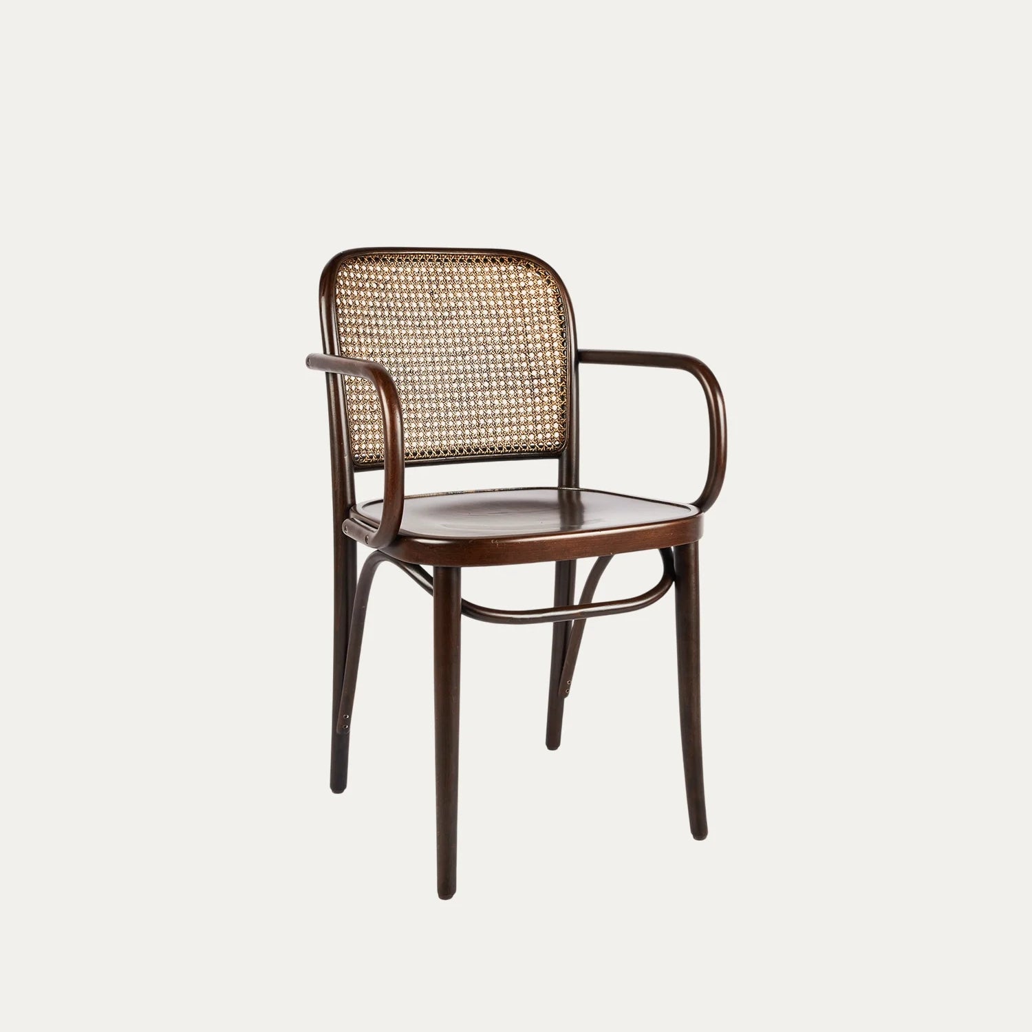 Thonet Model 811 Ahşap Oturumlu Kollu Sandalye